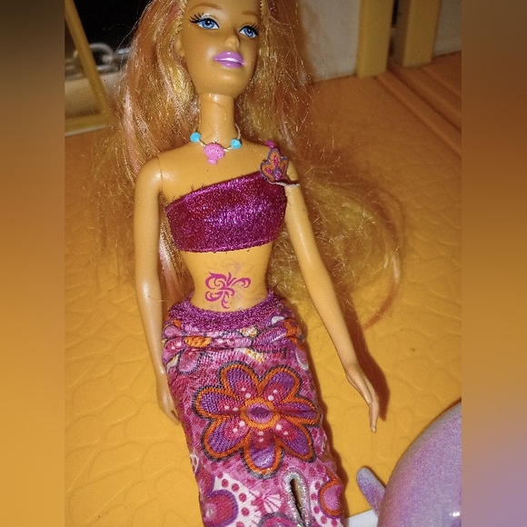 Barbie in a Mermaid Tail Barbie Merliah Doll & Zuma the dolphin toy - Picture 15 of 15